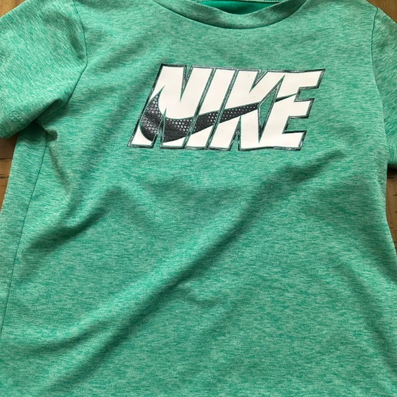 Nike Kids Black Athletic Shorts - Picture 3 of 3